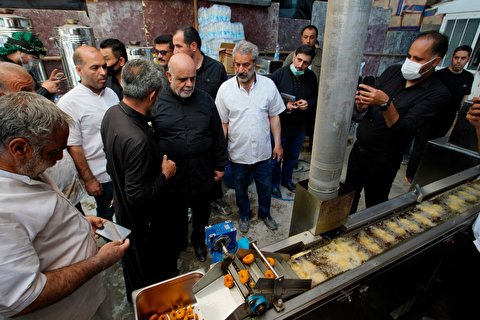 بازدید سفیر ایران از خدمات دهی موکبهای ایرانی مستقر در صحن حضرت زینب (س)+تصاویر