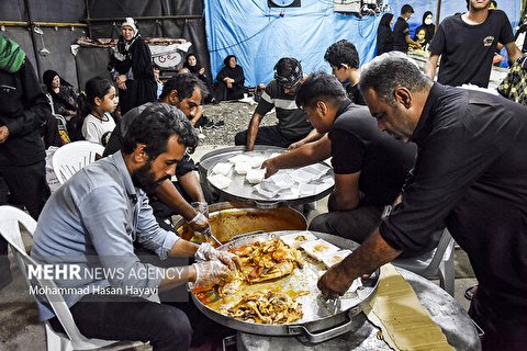 خاک دامن‌گیر خادمی/ خاطرات شیرین اربعین برای موکب داران